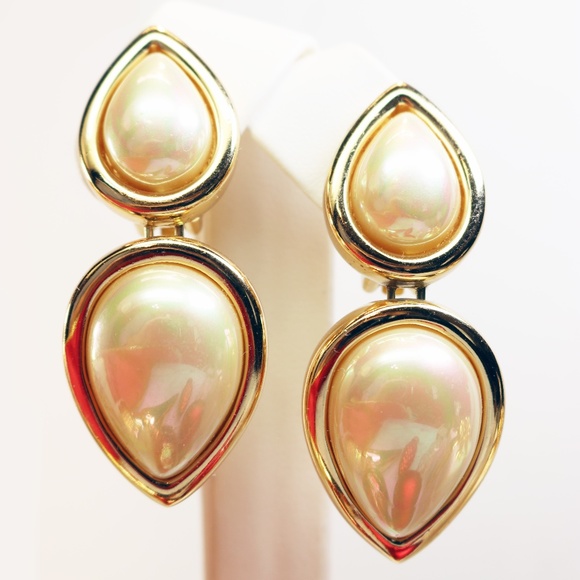 Christian Dior Pearl Cabochon Clip-On Earrings with Gold Plating *Signed* - Picture 10 of 16